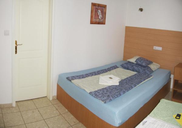 Nadix Panzio Bed and Breakfast Debrecen Habitación foto